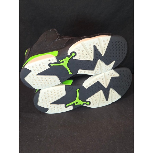 Air Jordan 6 Retro Black Electric Green Youth Sneakers Size 1.5Y - Picture 8 of 8